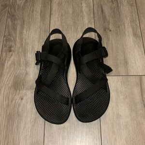 Women’s Black Chacos Size: 8